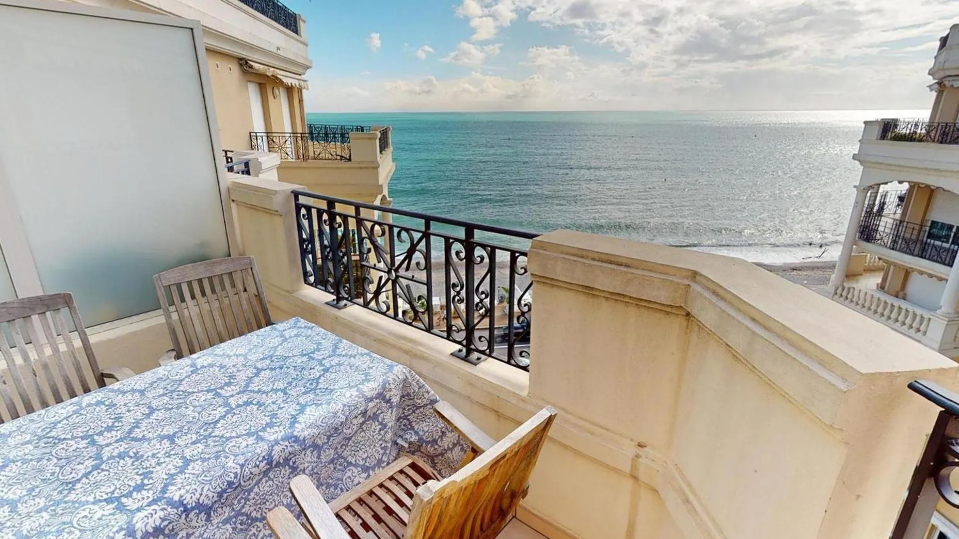 Confortable 2P En Centre-Ville Avec Parking Et Terrasse - Fr-1-196-366 Menton