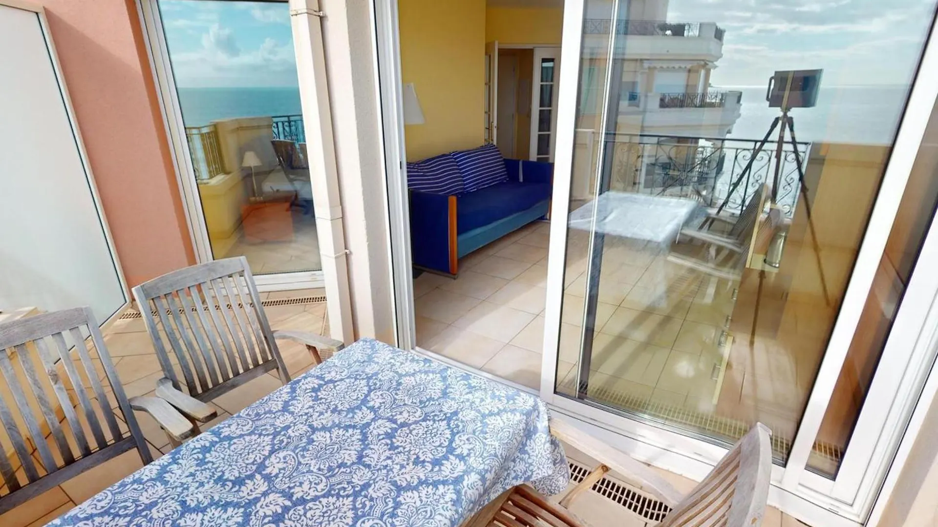 Confortable 2P En Centre-Ville Avec Parking Et Terrasse - Fr-1-196-366 Menton Apartment